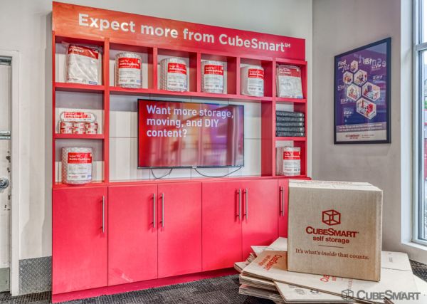 CubeSmart Self Storage - Bronx - 1376 Cromwell Ave - 1376 Cromwell Ave