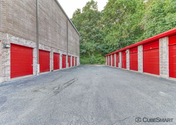 CubeSmart Self Storage - Shelton - 829 Bridgeport Ave