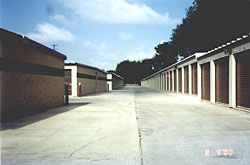 Hawthorn Storage - Crystal Lake - 100 W Terra Cotta Ave