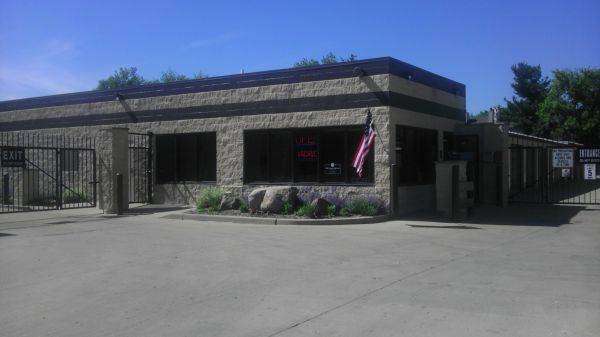 Hawthorn Storage - Crystal Lake - 100 W Terra Cotta Ave