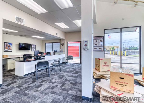 CubeSmart Self Storage - Pearland - 1919 E Broadway St - 1919 E Broadway St