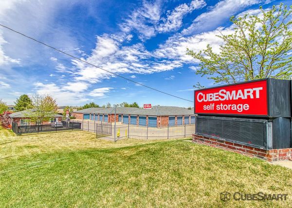 CubeSmart Self Storage - Denver - 1390 S Valentia St - 1390 S Valentia St