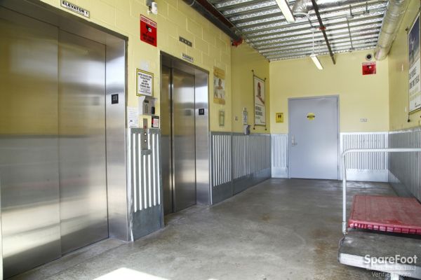 Safeguard Self Storage - Hewlett - 1176 Broadway
