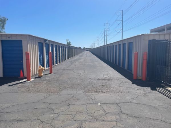 Gilbert Road Self Storage - 405 N Gilbert Rd