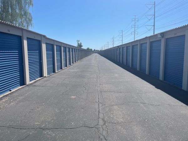 Gilbert Road Self Storage - 405 N Gilbert Rd