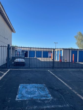 Gilbert Road Self Storage - 405 N Gilbert Rd