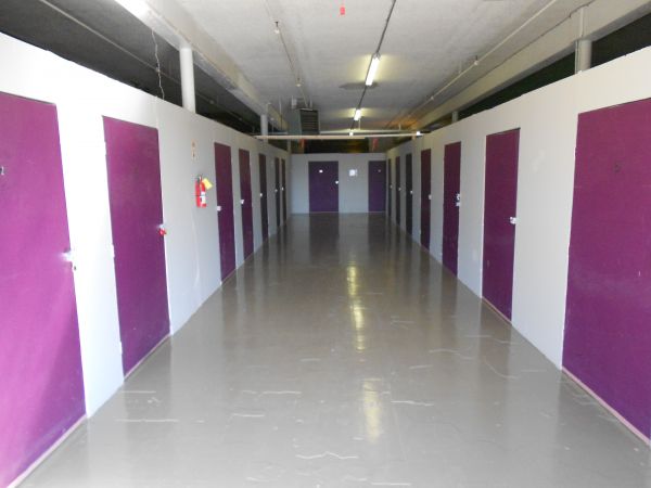 Storageland - Kennewick - 108 W Columbia Dr