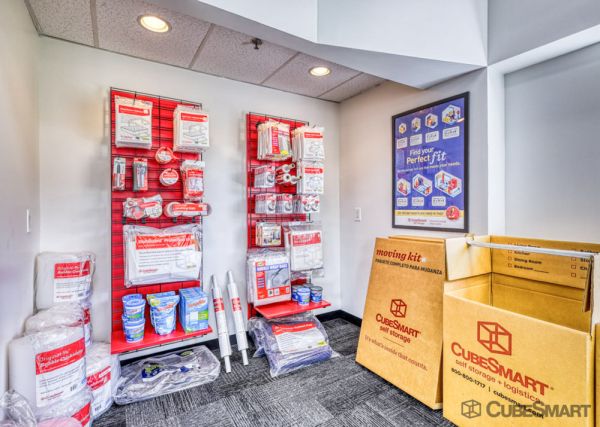CubeSmart Self Storage - Staten Island - 3131 Richmond Terrace