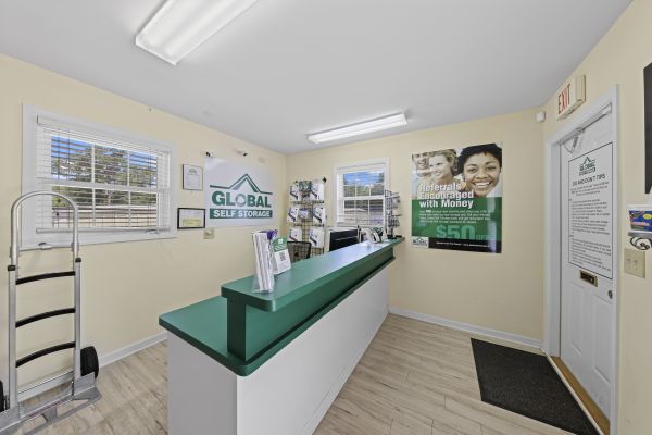 Global Self Storage - Gum Street - 900 North Gum Street