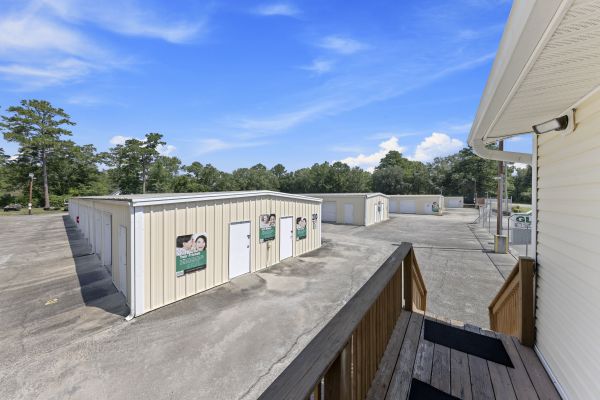 Global Self Storage - Gum Street - 900 North Gum Street