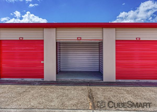 CubeSmart Self Storage - Pearland - 8206 Broadway Street - 8206 Broadway St