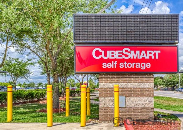 CubeSmart Self Storage - Pearland - 8206 Broadway Street - 8206 Broadway St