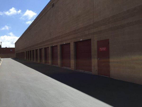 Mini U Storage - Newport II - 1111 Camelback St