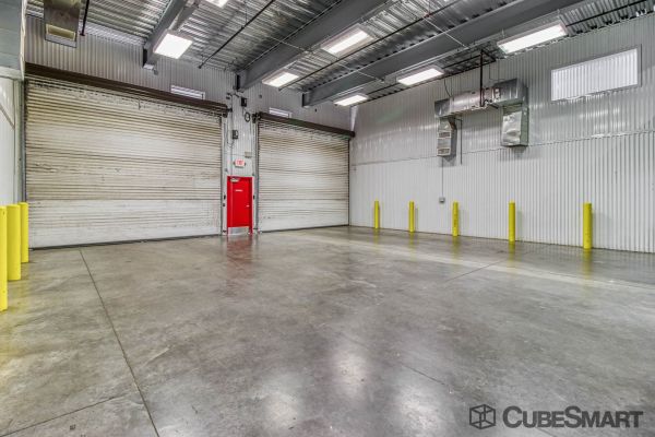 CubeSmart Self Storage - Phoenix - 2680 E Mohawk Ln - 2680 E Mohawk Ln
