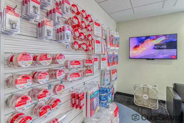 CubeSmart Self Storage - Phoenix - 2680 E Mohawk Ln - 2680 E Mohawk Ln