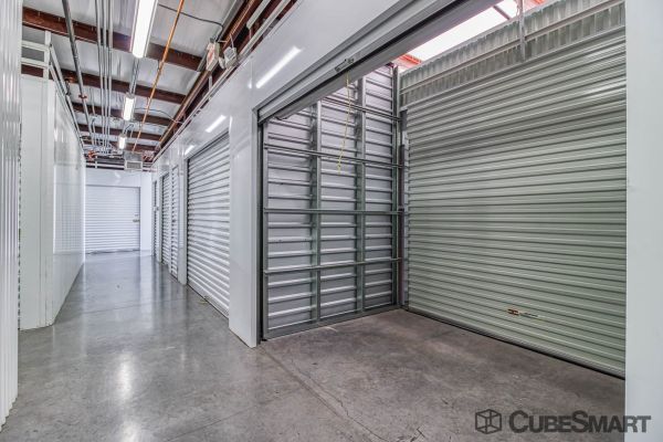 CubeSmart Self Storage - Phoenix - 2680 E Mohawk Ln - 2680 E Mohawk Ln