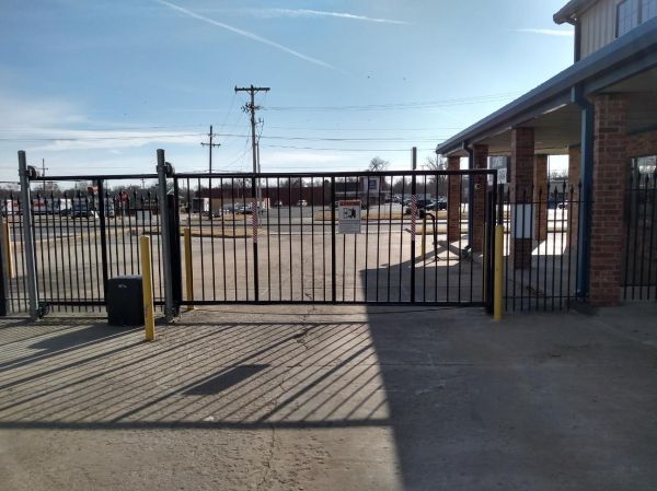 Easy Stop Storage - Tulsa North - 12565 East 21st Street