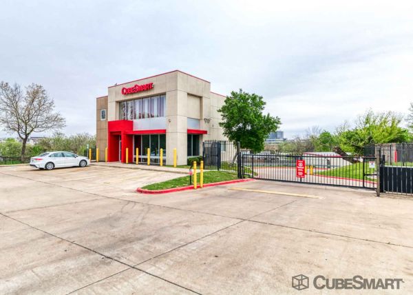CubeSmart Self Storage - Austin - 2220 E Riverside Dr - 2220 E Riverside Dr