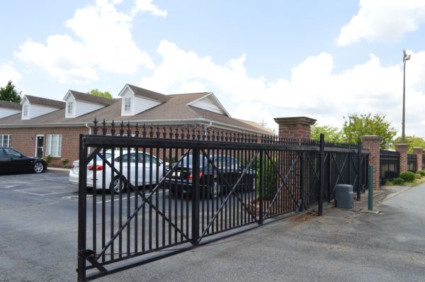 American Flag Storage - Eastchester Drive - 2376 Hickswood Road