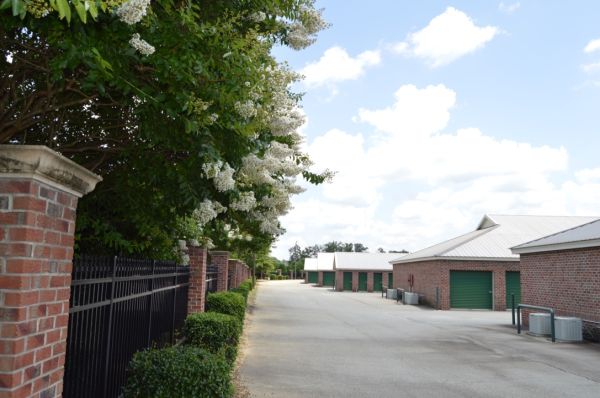 American Flag Storage - Eastchester Drive - 2376 Hickswood Road