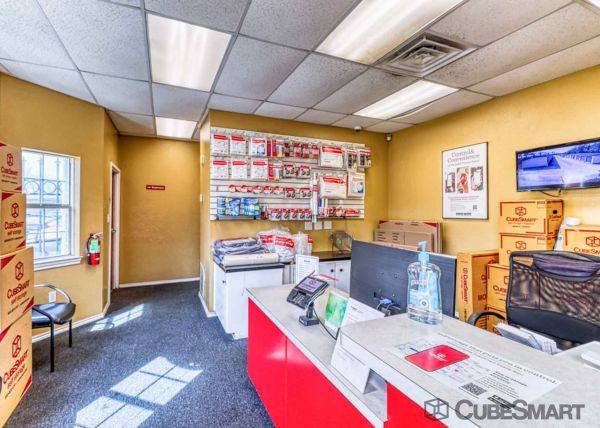 CubeSmart Self Storage - Tyler - 3016 W Gentry Pkwy - 3016 W Gentry Pkwy
