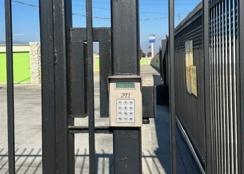 Extra Space Storage - 8061 - San Bernardino - W Highland Ave - 2180 West Highland Avenue