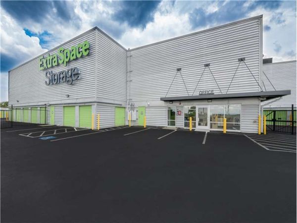Extra Space Storage - 1094 - Saugus - Broadway - Rte 1 N - 640 Broadway