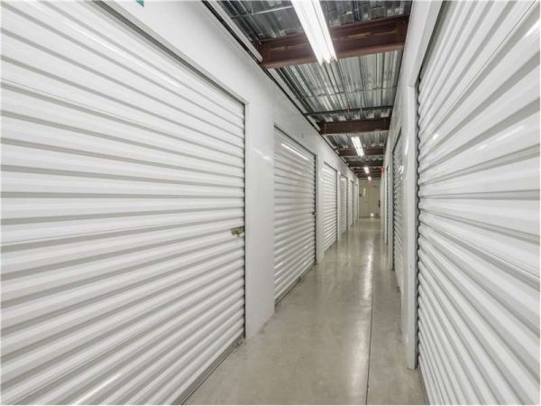 Extra Space Storage - 1094 - Saugus - Broadway - Rte 1 N - 640 Broadway