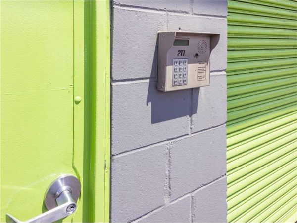 Extra Space Storage - 1042 - Bronx - Edson Av - 2875 Edson Avenue