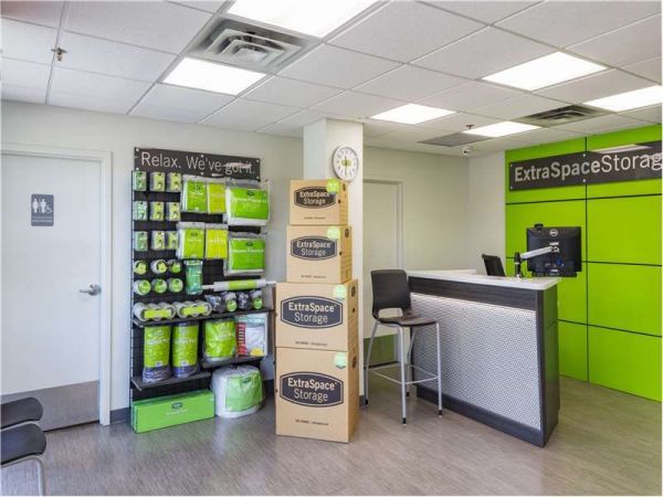 Extra Space Storage - 1042 - Bronx - Edson Av - 2875 Edson Avenue