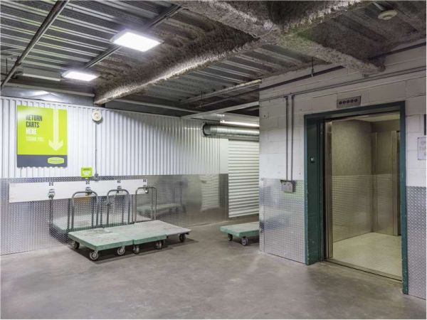 Extra Space Storage - 1042 - Bronx - Edson Av - 2875 Edson Avenue