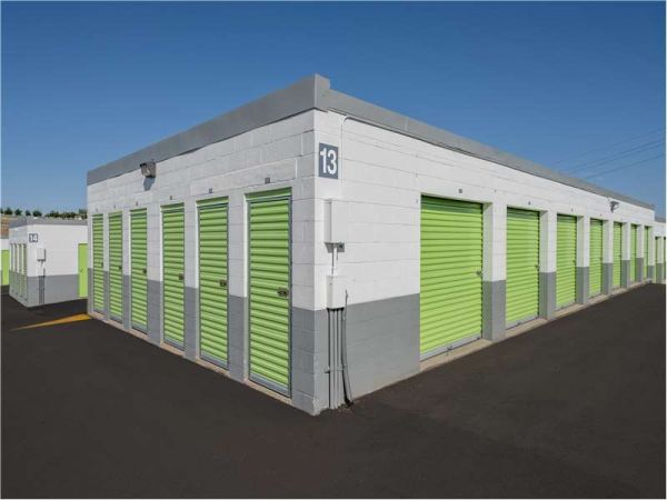 Extra Space Storage - 1075 - Thornton - W Thornton Parkway - 664 Thornton Parkway