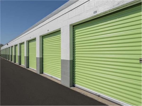 Extra Space Storage - 1075 - Thornton - W Thornton Parkway - 664 Thornton Parkway
