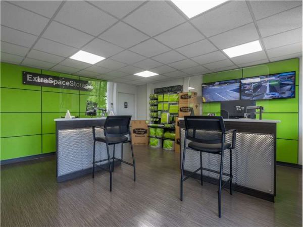 Extra Space Storage - 0321 - Nashville - Annex Ave - 3744 Annex Avenue