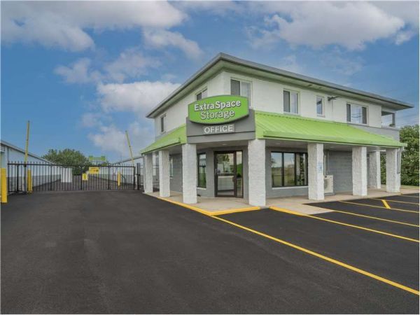 Extra Space Storage - 0719 - Joliet - Mall Loop Dr - 3481 Mall Loop Drive
