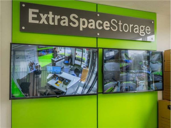 Extra Space Storage - 0815 - Eastpoint - Lakewood Ave - 2960 Lakewood Avenue Southwest