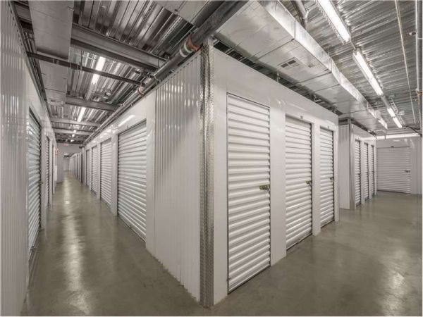 Extra Space Storage - 1267 - Emeryville - Hollis St - 3406 Hollis Street