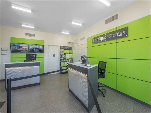 Extra Space Storage - 1459 - Colorado Springs - Austin Bluffs Pkwy - 5195 Austin Bluffs Parkway