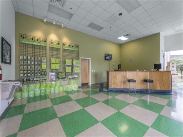 Extra Space Storage - 8271 - Greensboro - W Market St - 3939 West Market Street