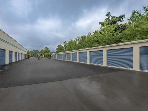 Extra Space Storage - 8271 - Greensboro - W Market St - 3939 West Market Street
