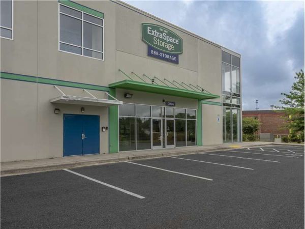 Extra Space Storage - 8271 - Greensboro - W Market St - 3939 West Market Street