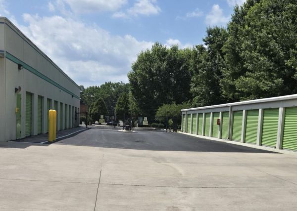 Extra Space Storage - 8271 - Greensboro - W Market St - 3939 West Market Street