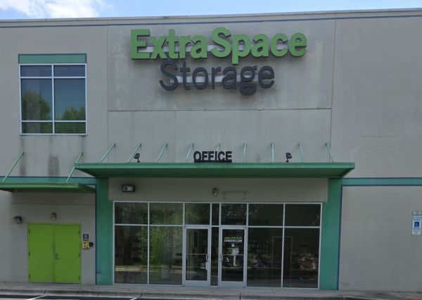 Extra Space Storage - 8271 - Greensboro - W Market St - 3939 West Market Street