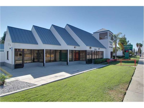 Extra Space Storage - 8374 - San Bernardino - E Highland Avenue - 1755 East Highland Avenue