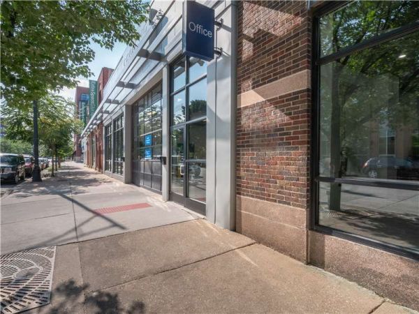 Extra Space Storage - 8433 - Chicago - 1242 W Washington - 1242 West Washington Boulevard