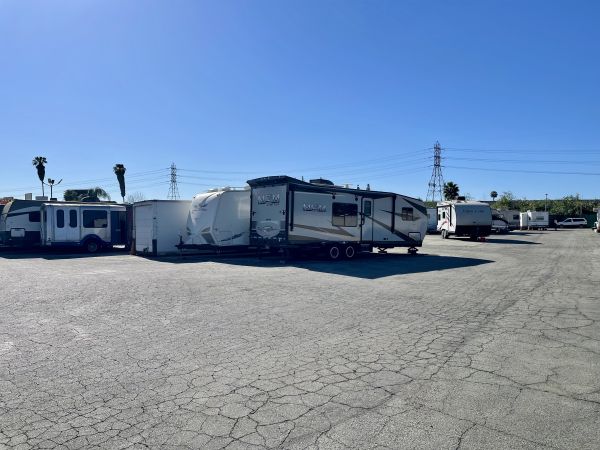 Best RV Storage - 5913 Esperanza Avenue