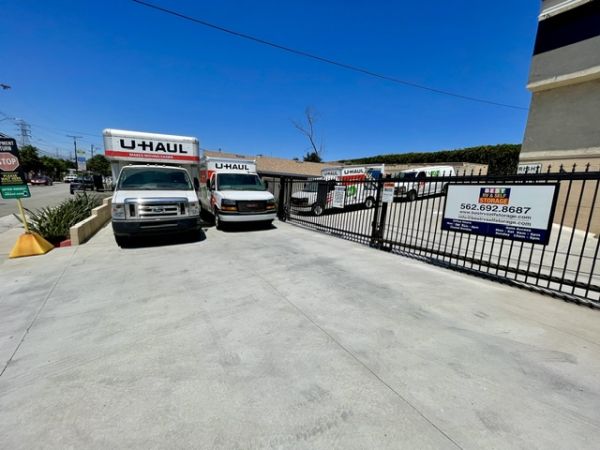 Best Self Storage - 5900 Esperanza Avenue