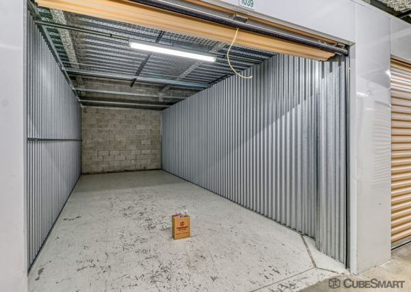 CubeSmart Self Storage - Chicago - 3402 N Kedzie Ave - 3402 N Kedzie Ave