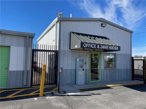 Extra Space Storage - 1764 - El Paso - Woodrow Bean Dr - 6047 Woodrow Bean Transmountain Drive