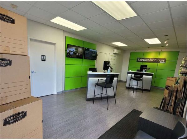 Extra Space Storage - 1764 - El Paso - Woodrow Bean Dr - 6047 Woodrow Bean Transmountain Drive